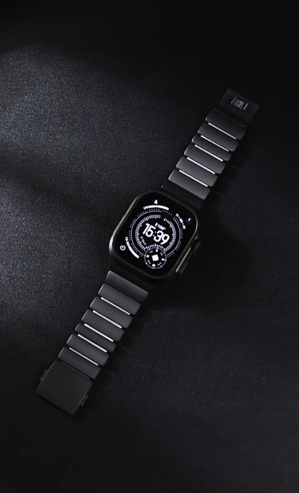 Pure Titanium Magnetic Link Strap for Apple Watch - Ice-Blue Glow (44/45/46/49mm, S4-S11 & Ultra)
