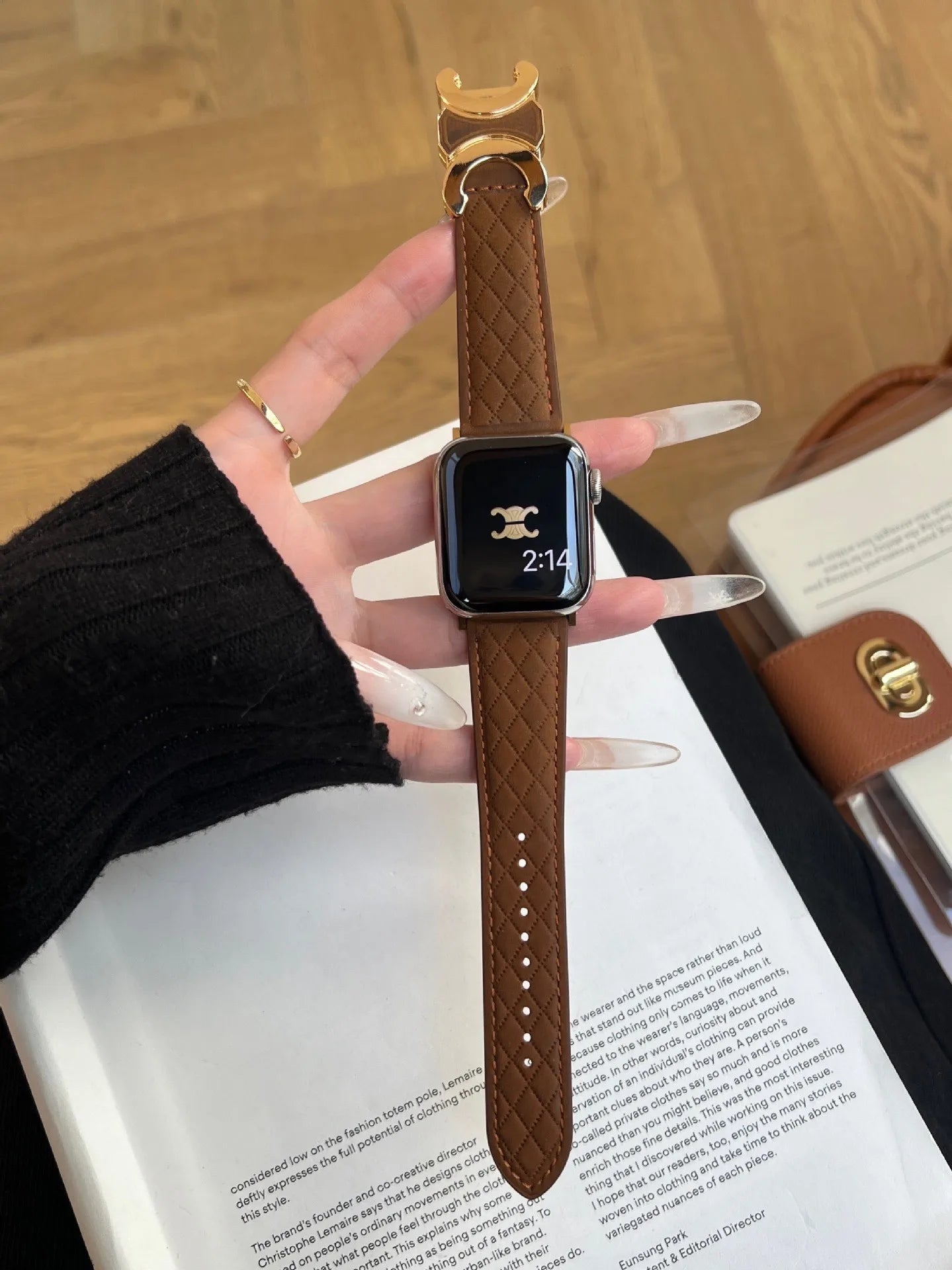 Brown / Gold