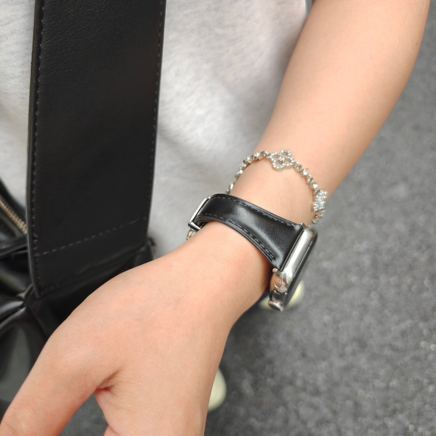 The Maverick Magnetic Leather Loop for Apple Watch (S1-S10, Ultra)