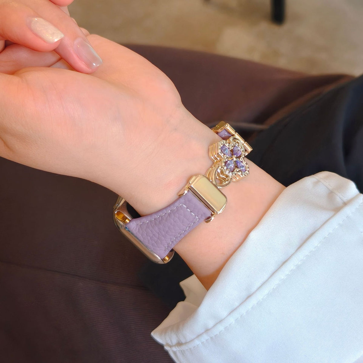 Dual-Layer Clover Zircon Genuine Leather Magnetic Strap for Apple Watch - Four-Leaf Charm Collection